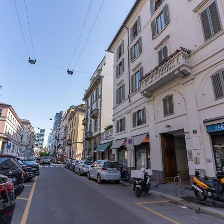 The Best Rent - Gorgeous Two-Bedroom Apartment In Porta Nuova District มิลาน ภายนอก รูปภาพ