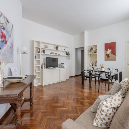 The Best Rent - Gorgeous Two-Bedroom Apartment In Porta Nuova District มิลาน ภายนอก รูปภาพ